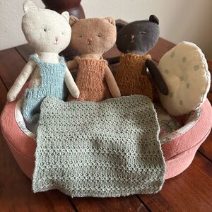 Maileg Cats and Cad Bed  NWOT